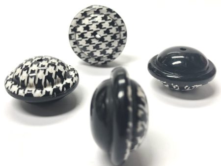 18MM Black And White  Houndstooth  Bead (12 pieces) For Discount