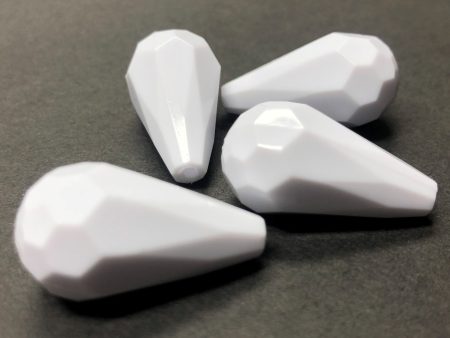 8X14MM White Faceted Pear Acrylic Bead (72 pieces) For Sale